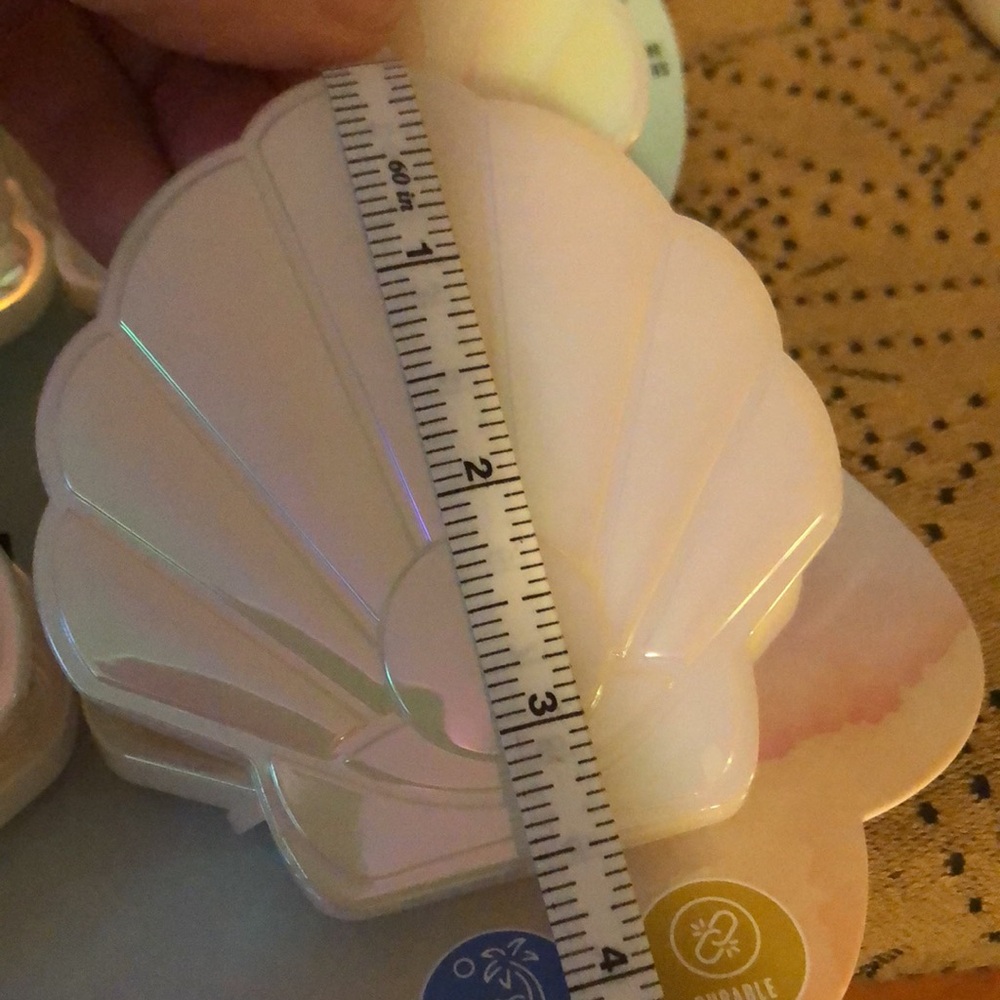 ROAM Iridescent SeaShell Beach Towel Clips Set of 4 - Picture 9 of 9
